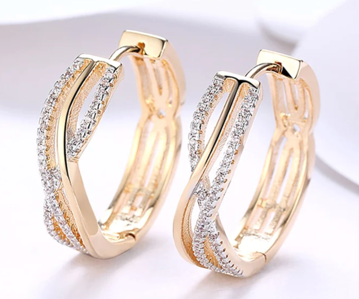 Jewelry store GLEAMOR. Exquisite jewelry gift ideas. – Gleamor.com